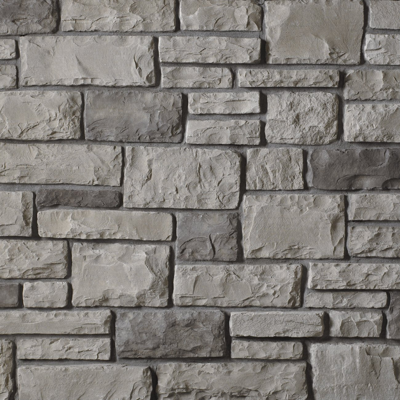 Cultured Stone Gray Cobblefield stone veneer featuring cool gray tones, classic cobblestone texture, and timeless Old World masonry character.