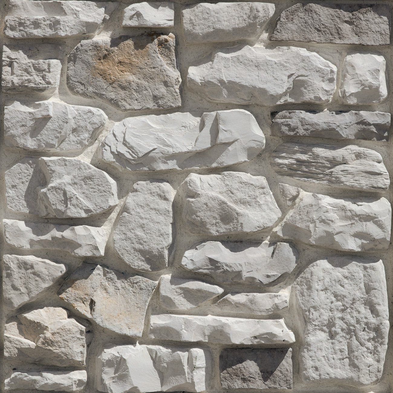 Dutch Quality Winter Point Tuscan Ridge veneer featuring cool gray and taupe tones, rugged layered texture, and Old World Tuscan stone character