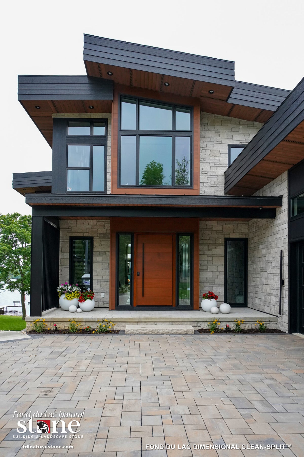 Fond du Lac Dim Clean - Split natural stone in a completed project