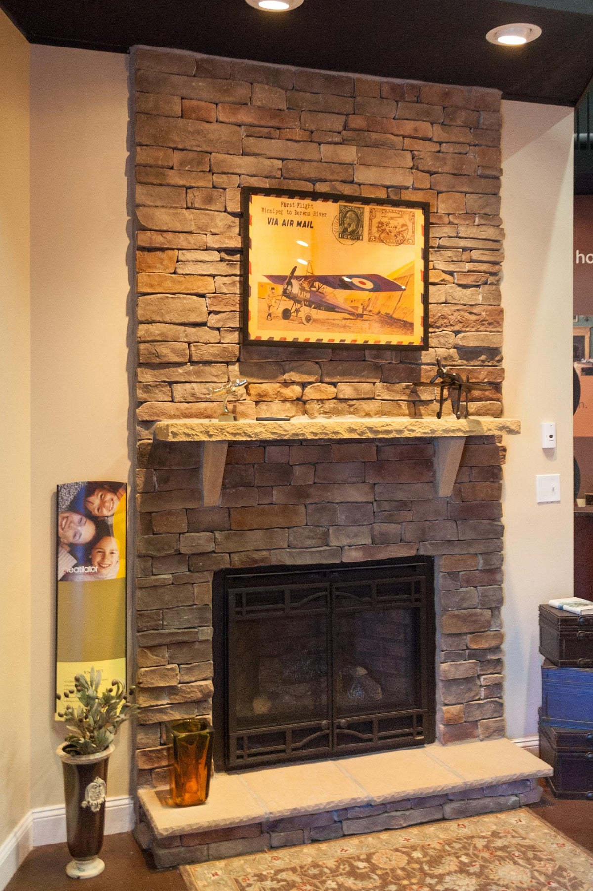 StoneCraft Chardonnay Ledgestone in a completed installation